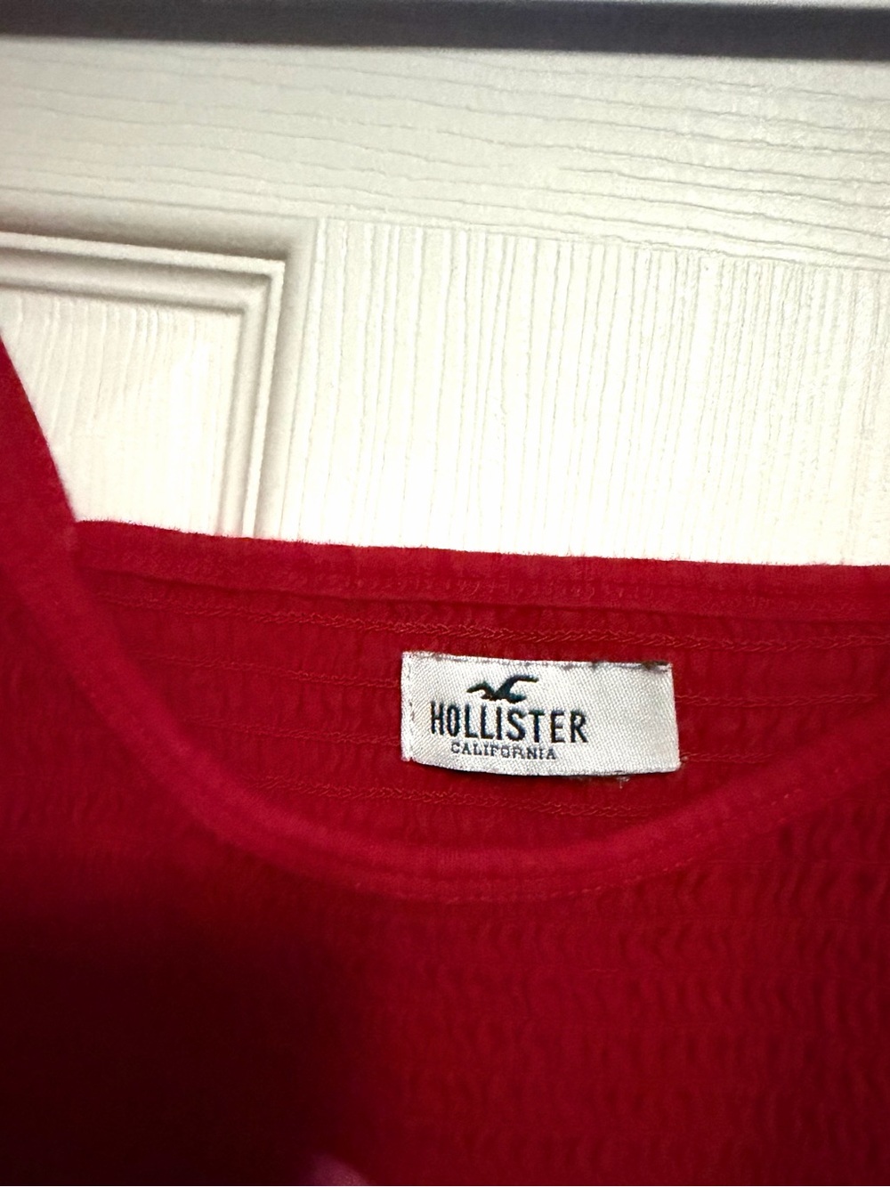 Hollister Red Smocked Cropped Tank Top - Brand: - Picture 2 of 4